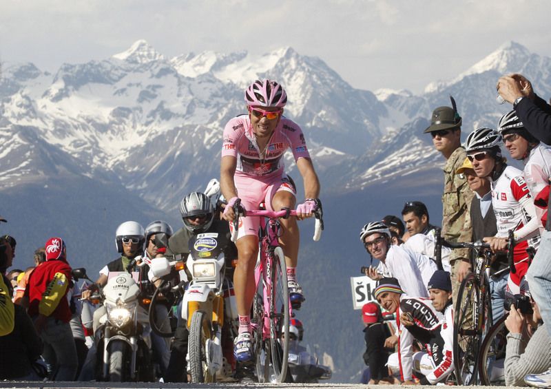 David Arroyo kept his race lead after the Giro's 2010 time trial up Plan de Corones