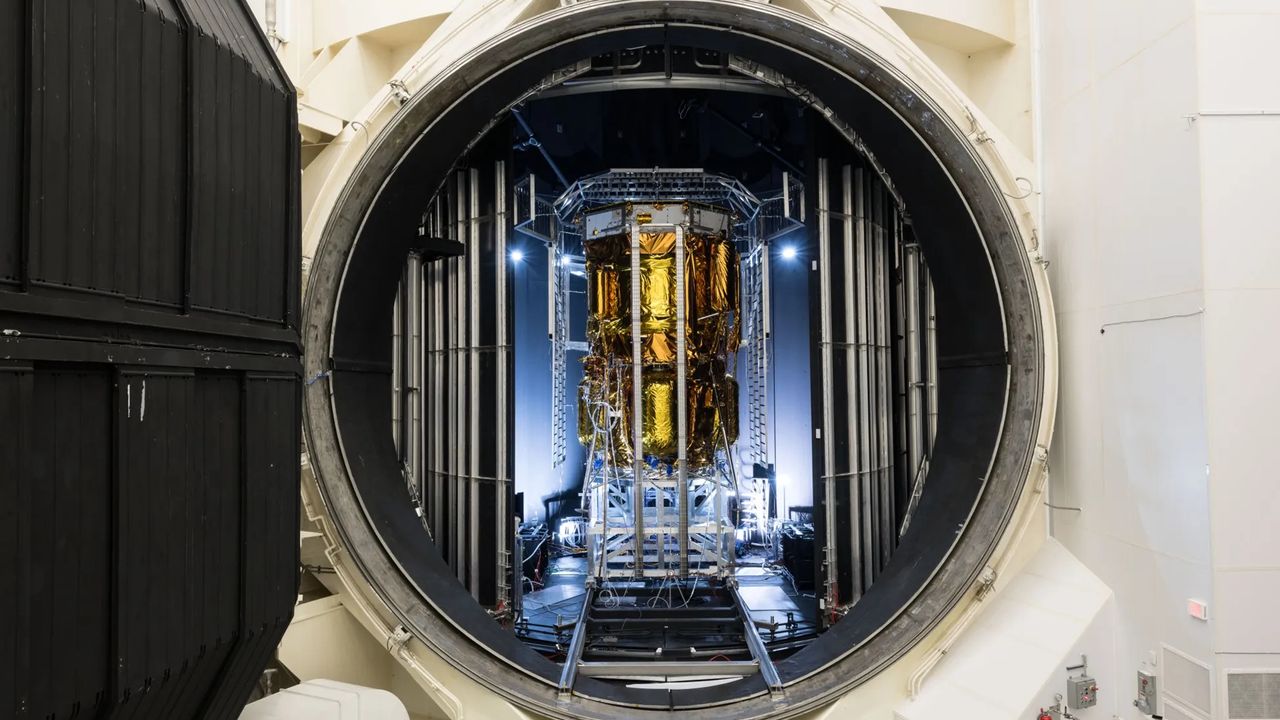 Blue Origin tests 1st moon lander ahead of lunar launch later this year (photo)