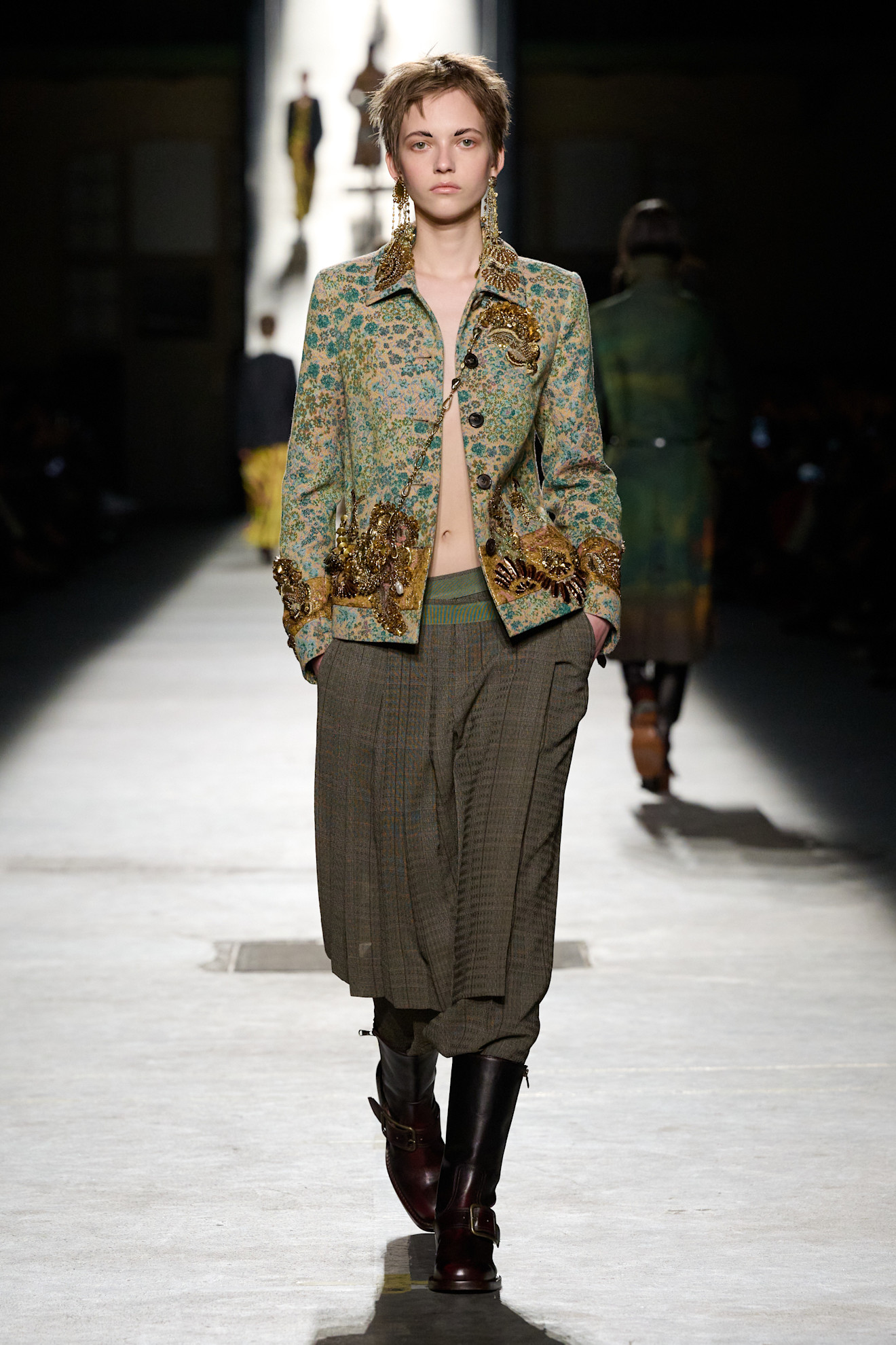 Dries Van Noten model wearing a fall 2026 runway look.