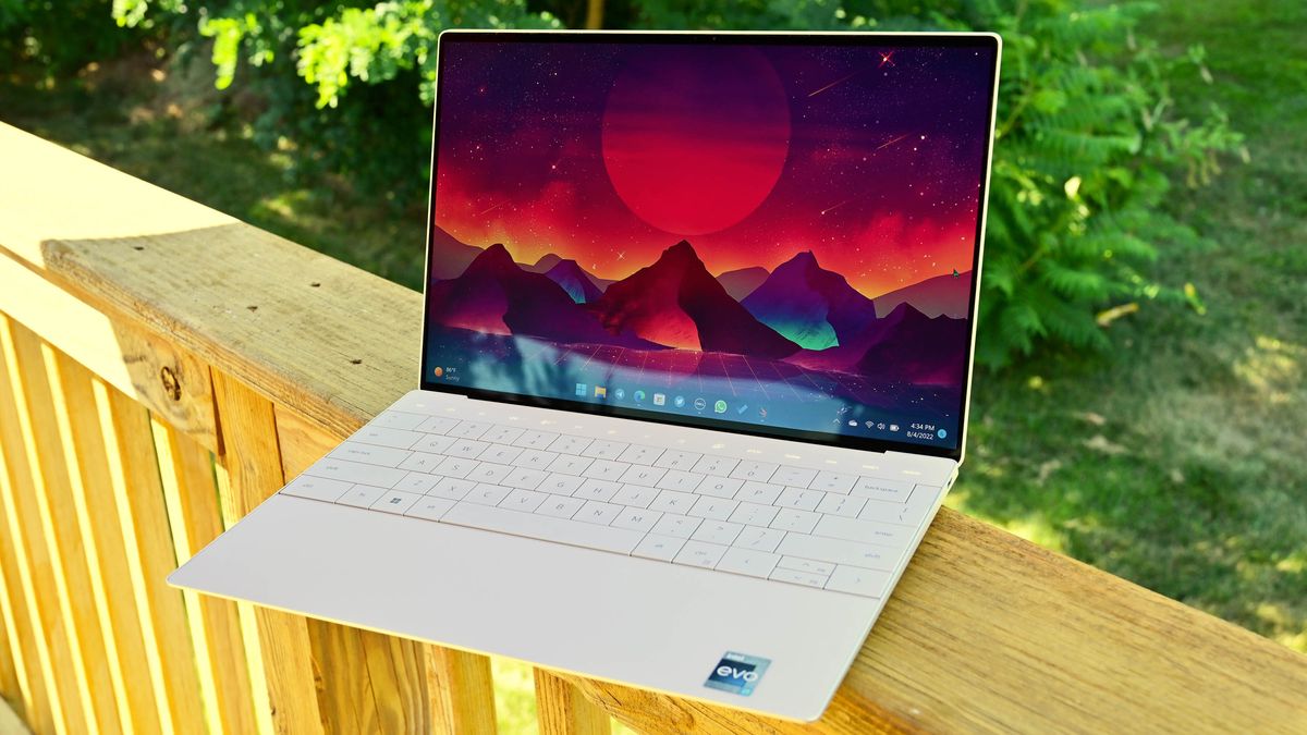Apple MacBook Pro vs. Dell XPS 13: In 2020, Which Is the Better 13-Inch  Ultraportable?