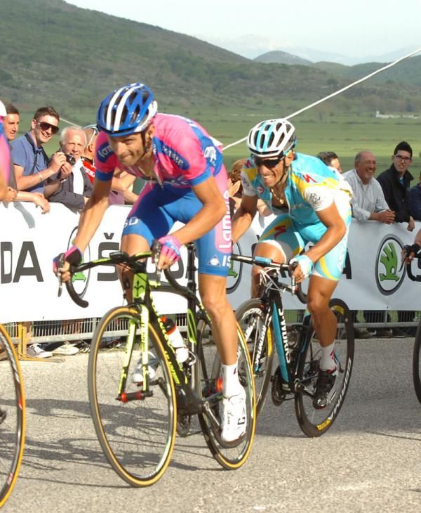 Michele Scarponi, just before making his attack