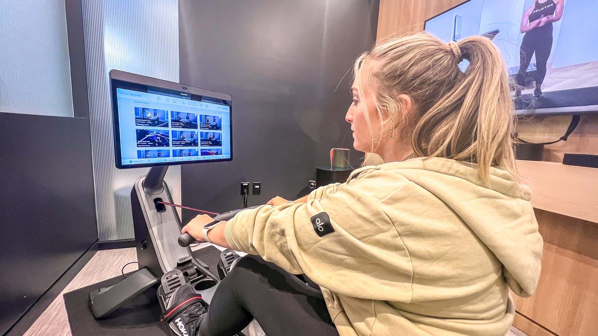 Peloton Row hands-on: What it’s like working out on a $3,200 rowing ...