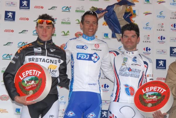 Romain Hardy (Bretagne Schuller), Sandy Casar (FDJ) and Julien Antomarchi (VC La Pomme Marseille) on the podium at Paris-Camembert