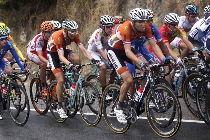 Bauke Mollema (Netherlands) tries out a new way to wear his sunglasses