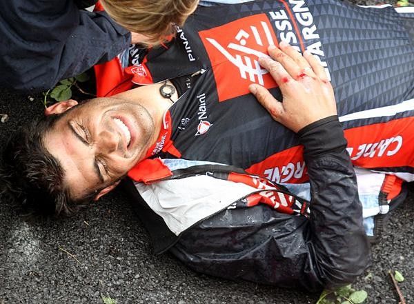 Pereiro's crash happened on the descent of the Col Agnel 80 kilometres into the stage.