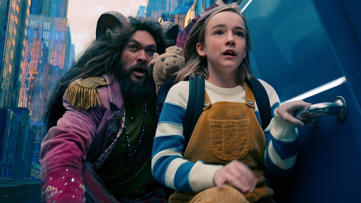 Jason Momoa and Marlow Barkley in Slumberland