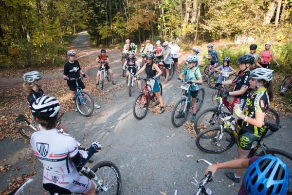 Sara Kylander-Johnson (Trek Co-op) and Abby Strigel (Trek Stores of Madison) led a women's MTB clinic during the pre-ride at WORS Sheboygan.