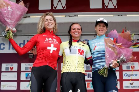 Chantal van den Broek-Blaak takes centre stage on the final podium at the Simac Ladies Tour