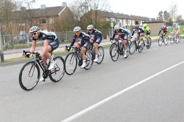 Emilia Fahlin took over from Trixi Worrack, as the Specialized - lululemon team tried to close the gap and set up a sprint