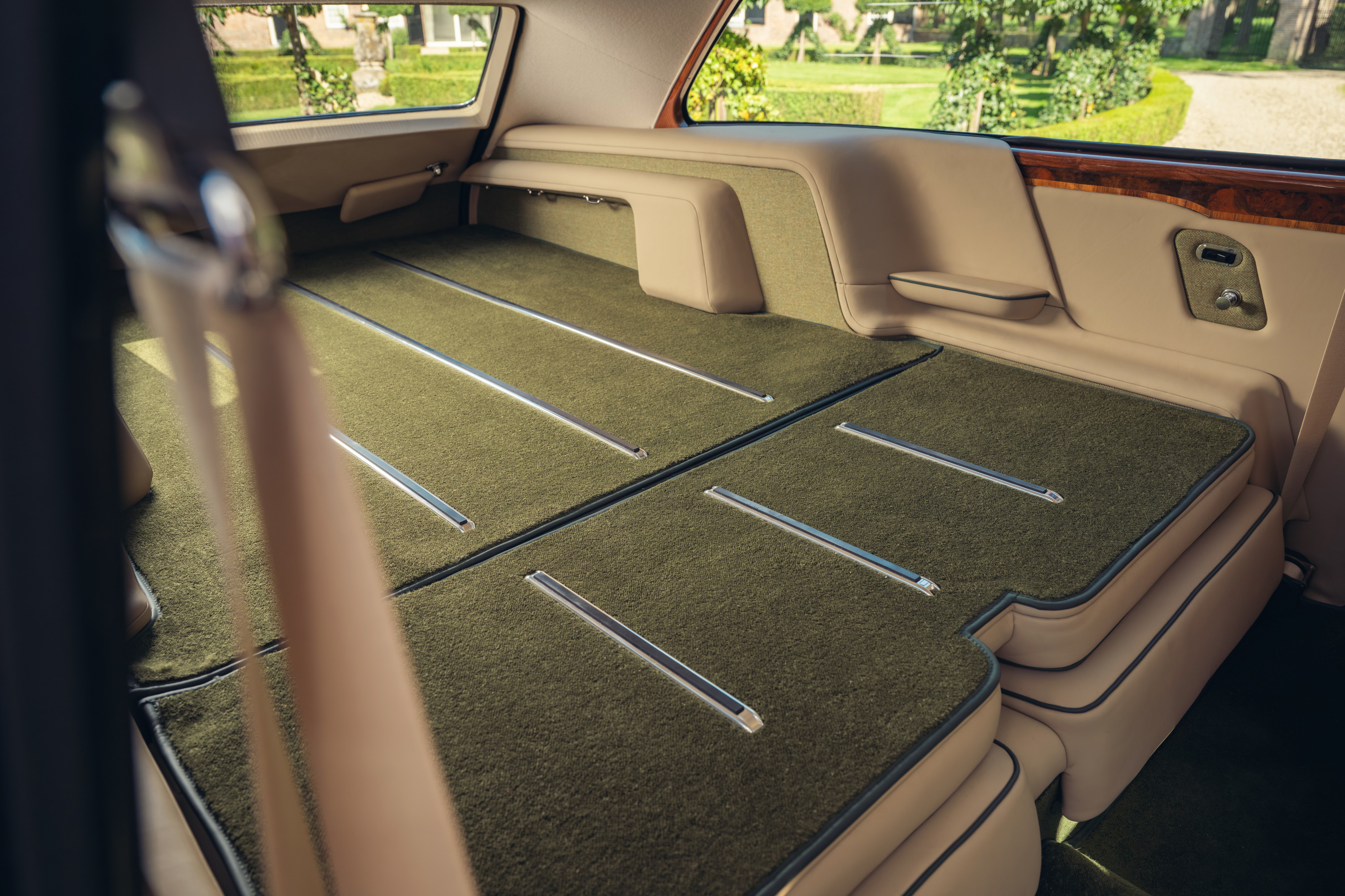 ... can be folded down electrically to create a huge load area