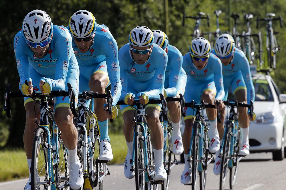 Vincenzo Nibali leads Astana during stage 1 in San Luis.