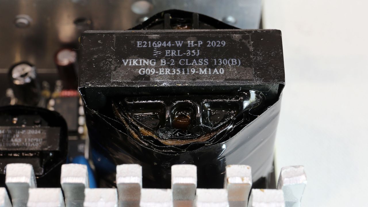 XPG Pylon 550W