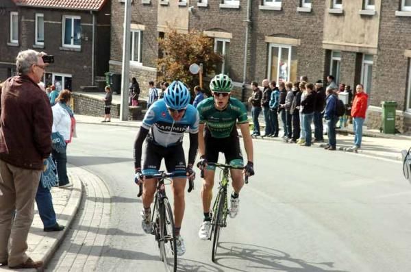 Dan Martin (Garmin-Barracuda) and Pierre Rolland (Europcar) in pursuit of the leaders.
