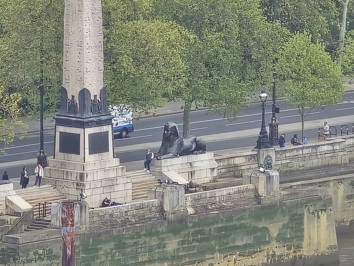 iPhone 15 Pro Max vs. Galaxy S24 Ultra vs. Pixel 8 Pro London Eye photos
