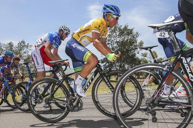 Caleb Ewan in the bunch