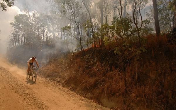 Dennis Bergen of the Danish Sunprint team encounters a bushfire on the road home