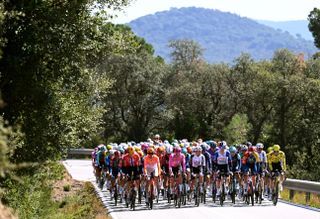 Volta a Catalunya stage 1 LIVE: Group of five gets healthy gap in early stages