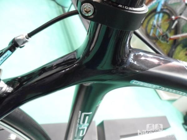 The Sempre frame looks neat and clean thanks to the internal routing