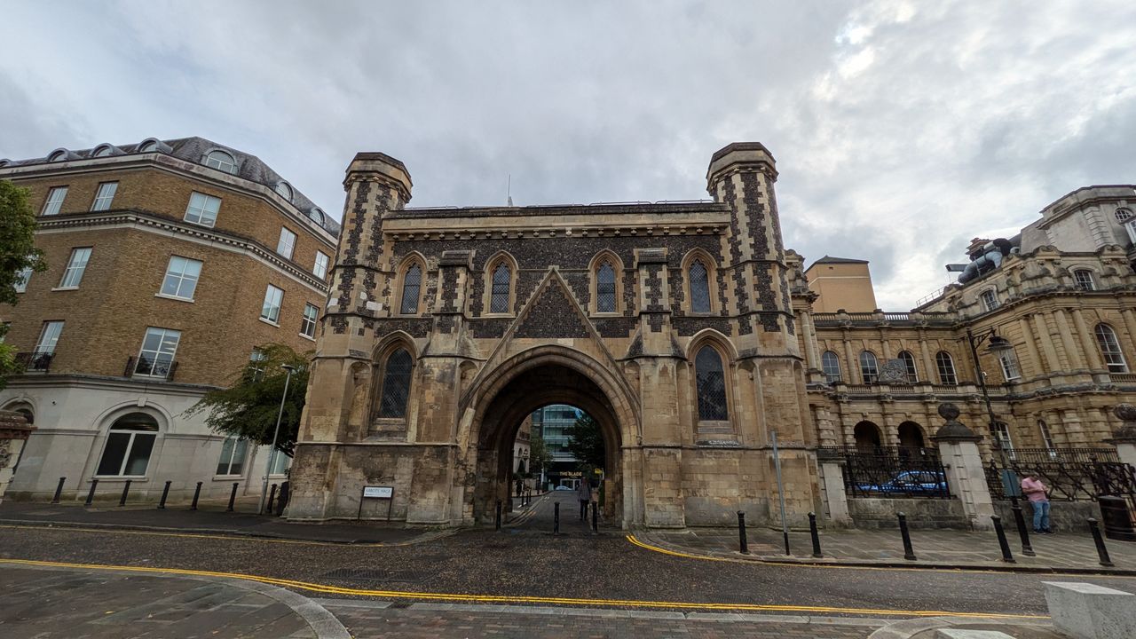 200 photos pixel 9 vs pixel 8a - ultrawide shots with pixel 8a