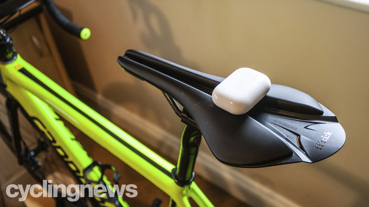 A Fizik saddle