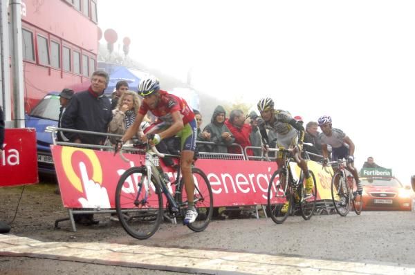 Vincenzo Nibali (Liquigas-Doimo) did well to limit his losses.