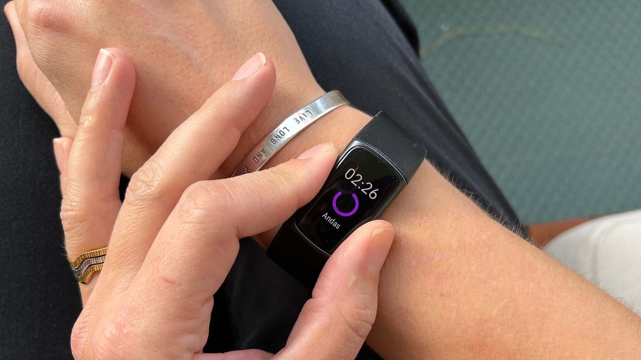 Fitbit Charge 5