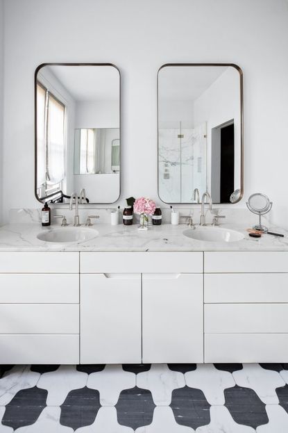 Bathroom Alcove with Black Shelves - Modern - Bathroom