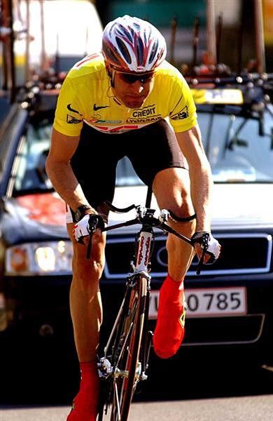 Jens Voigt on his way to his second win in 2004.