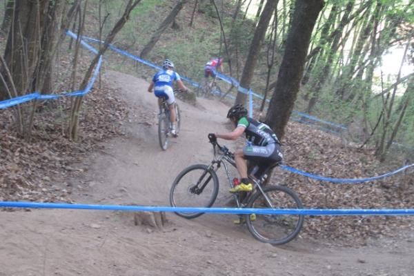 Mike Broderick digging in last lap.