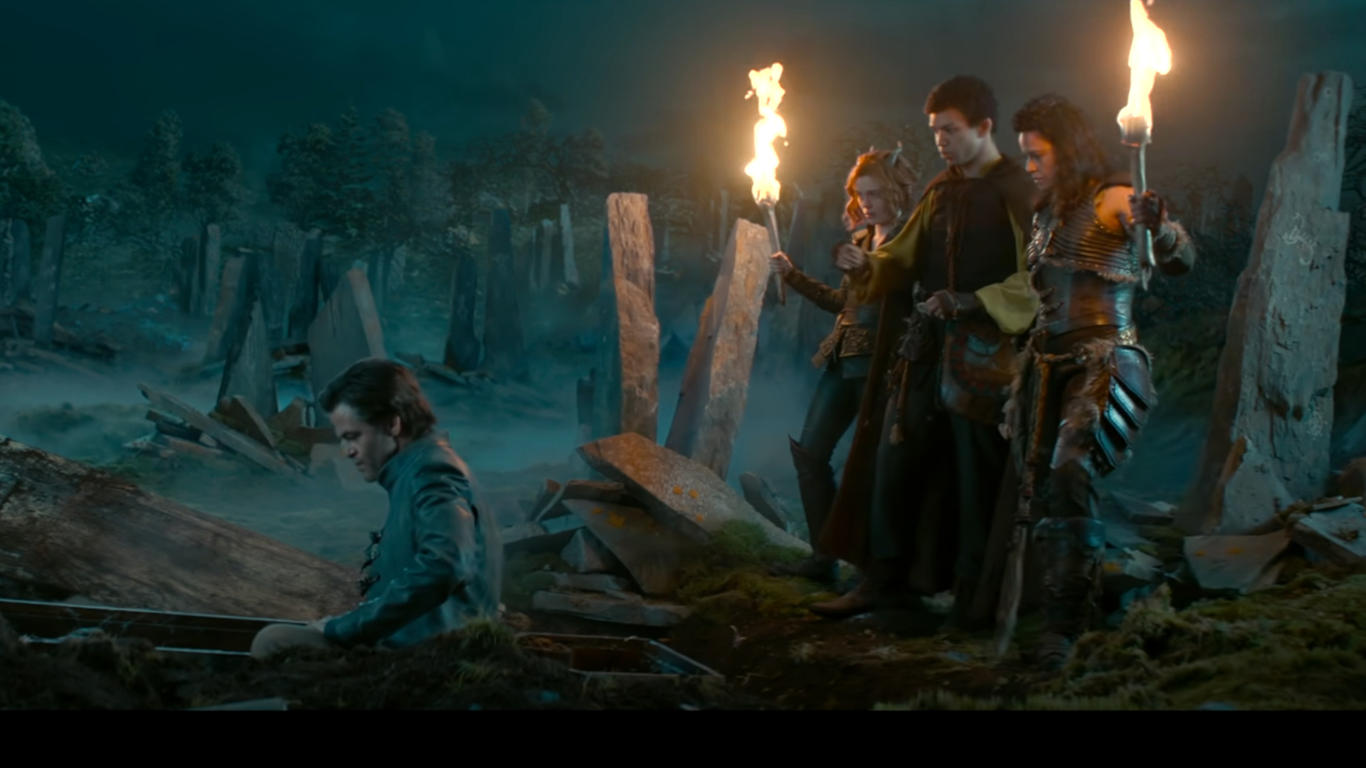 El elenco de Dungeons & Dragons: Honor Among Thieves se reúne alrededor de una tumba abierta