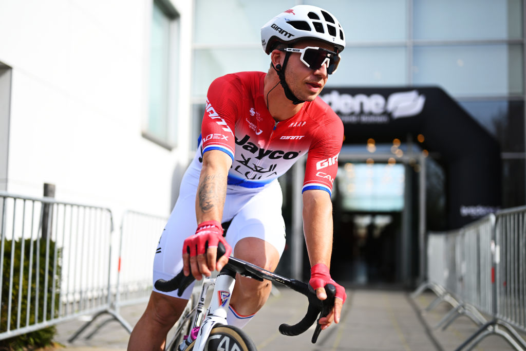 Tour de Hongrie: Dylan Groenewegen takes first win of 2025 on stage 4