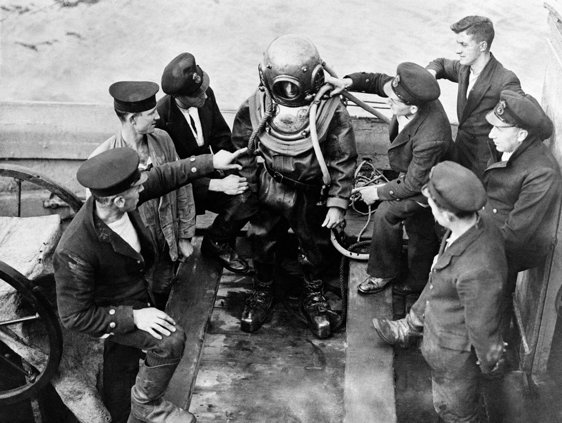 man in diving helmet, inspritation for the royal oak watch