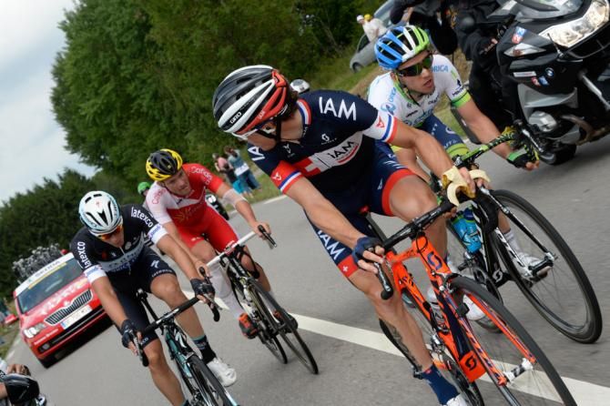 Sylvain Chavanel (IAM Cyling) checks the break is working