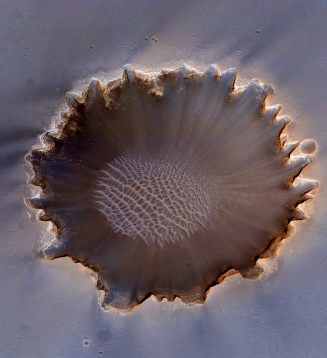 Mars&#039; Victoria Crater Seen from New Angle