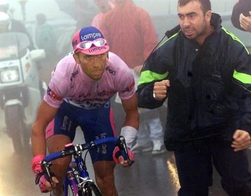 Gilberto Simoni was dominant in the final week of the 2001 Giro d'Italia.