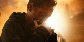 Tony Stark in avengers: infinity war death scnee