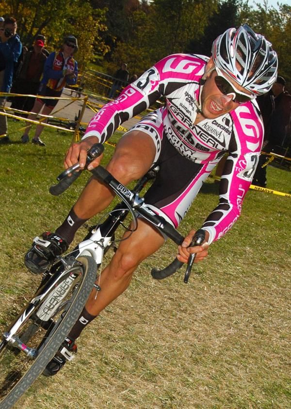 Derrick St. John (Garneau-Club Chaussures- Ogilv) puts in one last effort to bring back Davide Frattini (Hudz-Subaru).