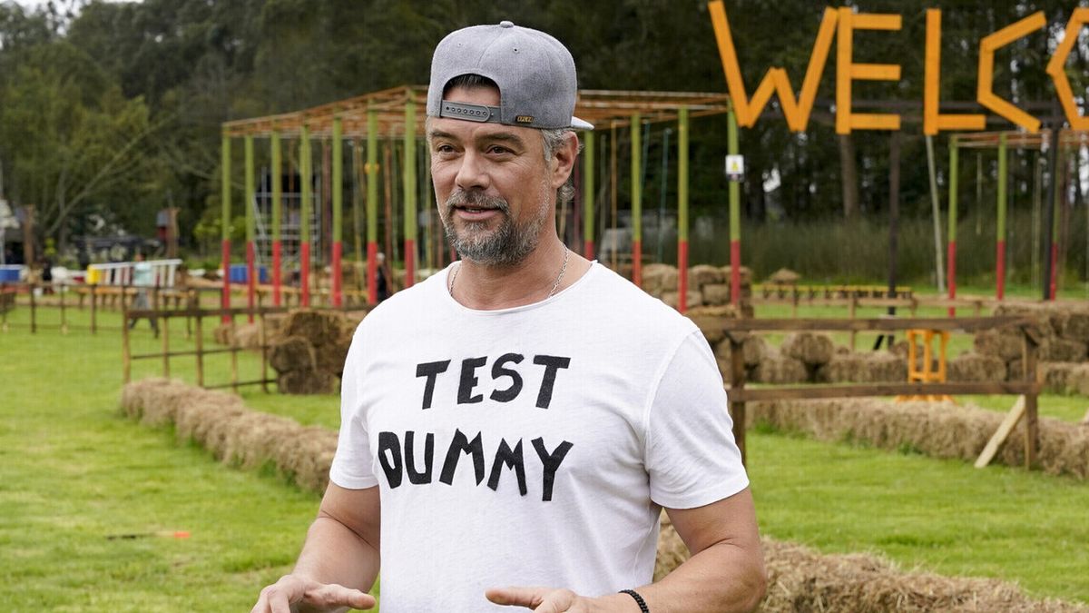 After Josh Duhamel Went Rogue For His Buddy Games Belly Flop, The Host Shared What Viewers Didn’t See From The Mud Pit