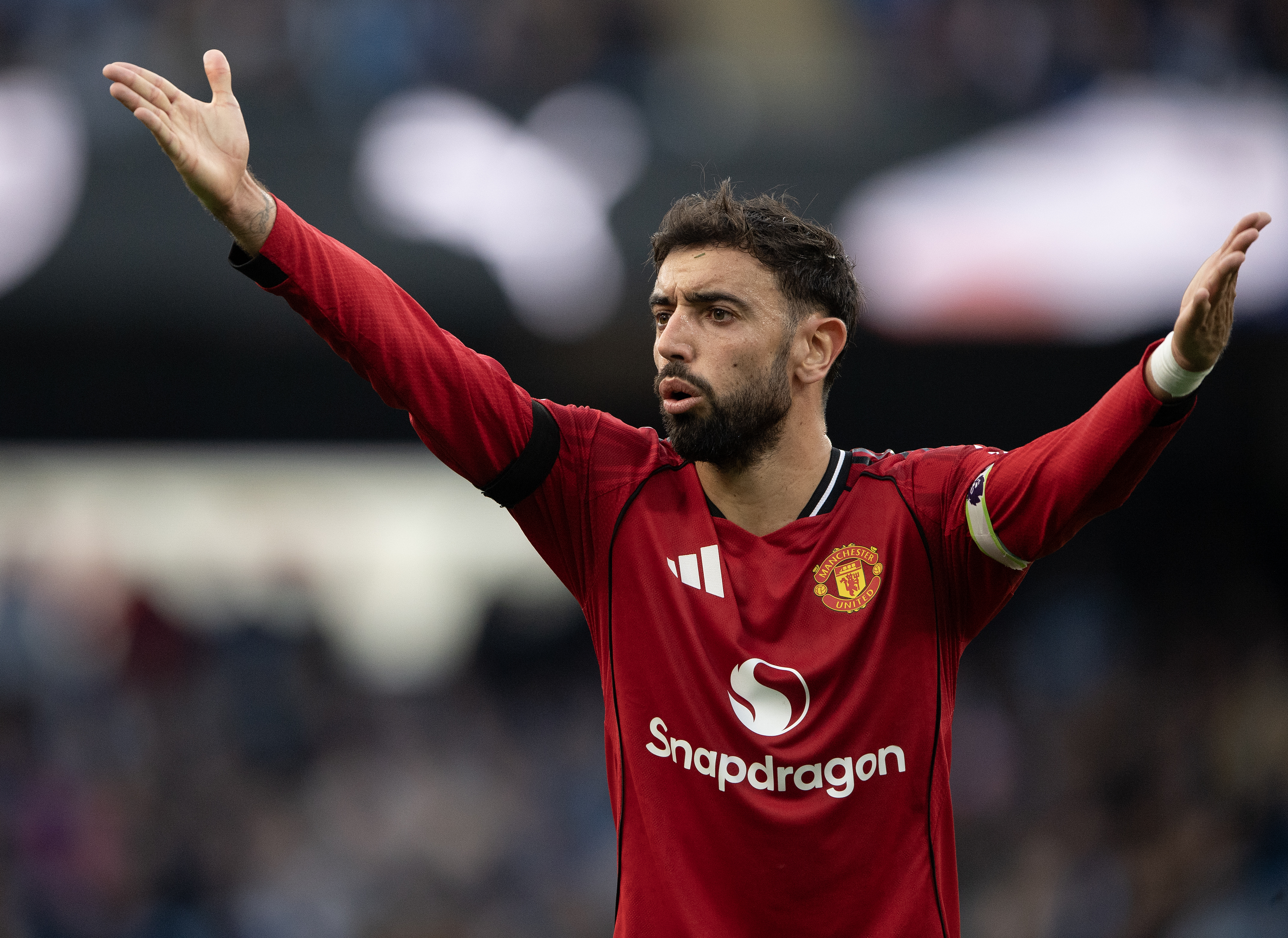 MANCHESTER, ENGLAND - SEPTEMBER 14: Bruno Fernandes of Manchester United during the Premier League match between Manchester City and Manchester United at Etihad Stadium on September 14, 2025 in Manchester, England. (Photo by Visionhaus/Getty Images)