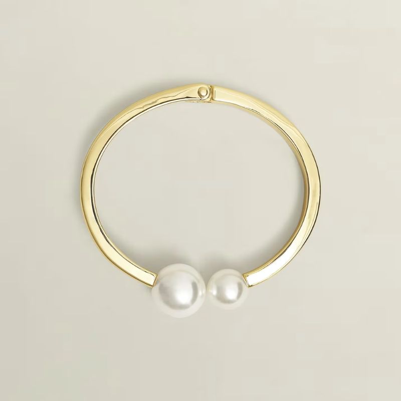 Lilia Cuff cut out