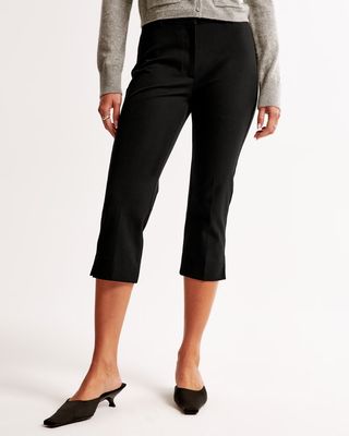 Abercrombie Mid Rise Tailored Capri Pant