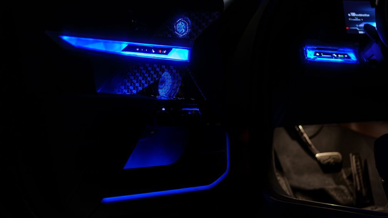2026 BMW i7 M70 review.