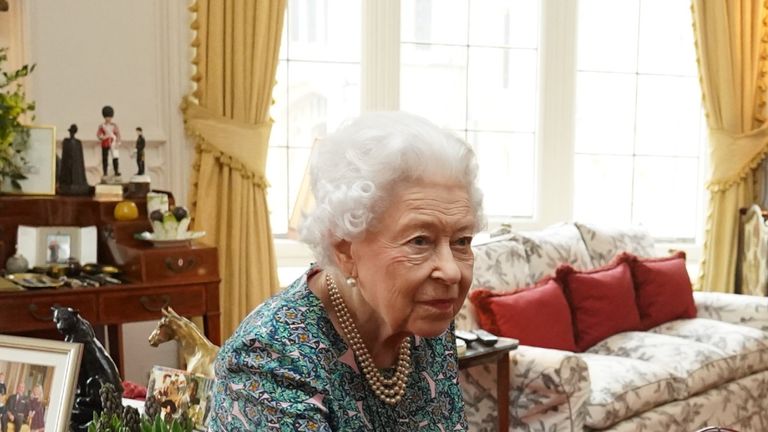Queen's desperation to meet baby Lilibet in the UK revealed 