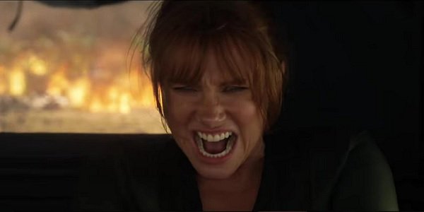 Jurassic World: Fallen Kingdom Bryce Dallas Howard Clare struggling with the jeep