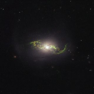 Green Filament in Galaxy NGC 5972