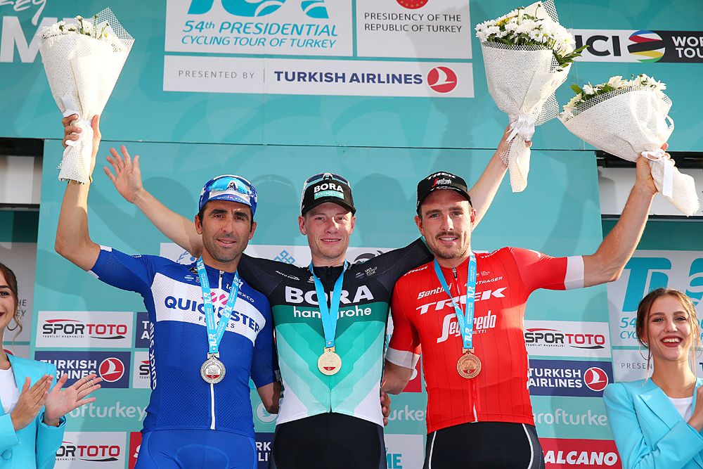Sam Bennett won his second consecutive stage at Tour of Turkey, stage 3