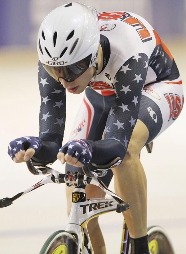 Taylor Phinney overpowered Jesse Sergent of New Zealand to take the world pursuit title.