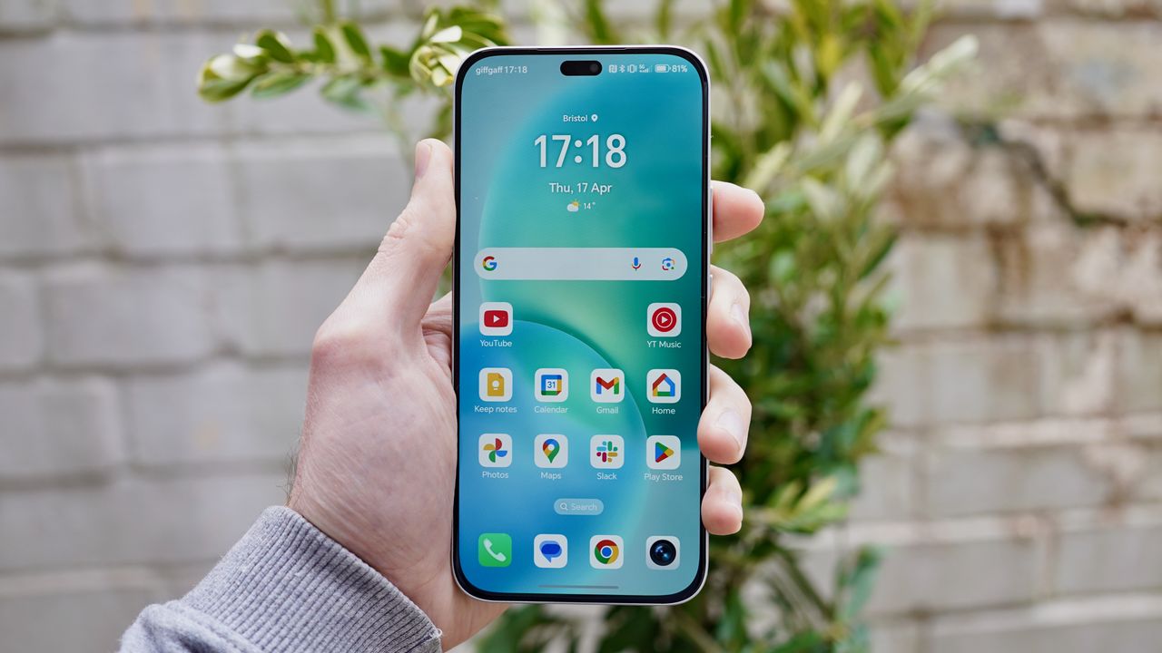 Review images of the Honor 400 Lite