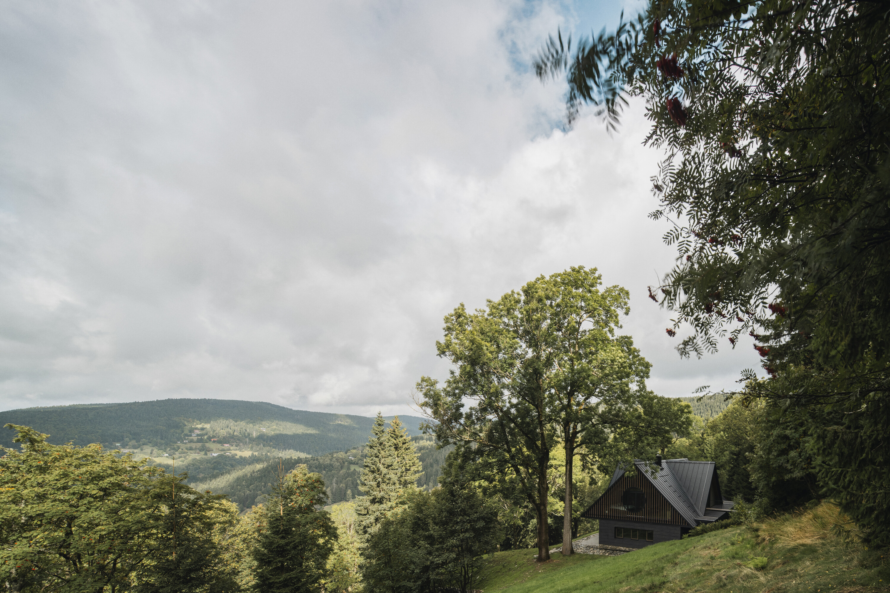 Str&amp;aacute;&amp;#382;n&amp;eacute; Cottage, Mimosa Architects