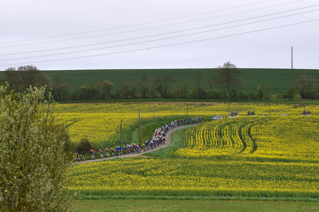 MAMERS FRANCE APRIL 05 A general view of the peloton competing during the 68th Circuit Cycliste Sarthe Pays de la Loire 2022 Stage 1 a 1923km stage from Mamers to Mamers CircuitSarthe on April 05 2022 in Mamers France Photo by Dario BelingheriGetty Images